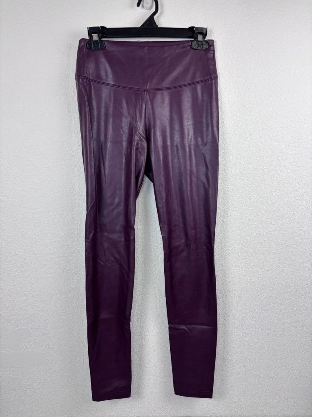 White House Black Market 6 plum faux‎ leather runway leggings high-rise fitted